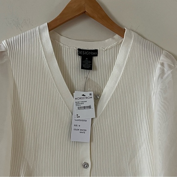 New! Design 365 Designer Brand Elegant White V-Neck Women's Sweater Medium - Picture 10 of 16